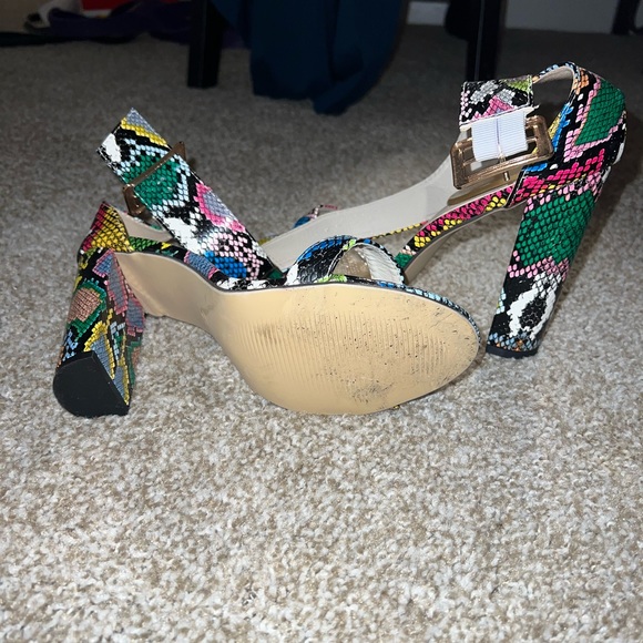 Multi color snake print heels - Picture 3 of 3